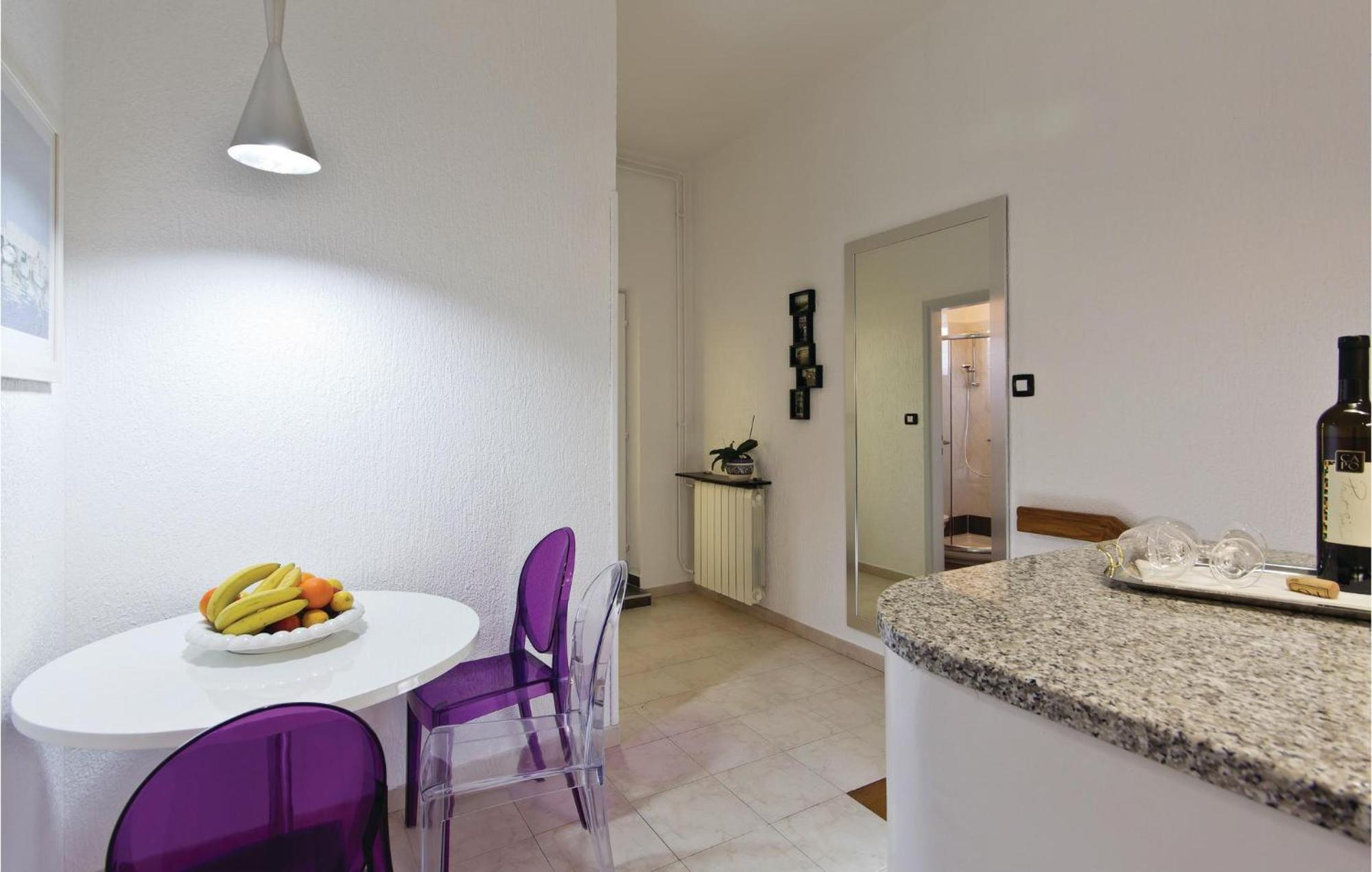 Pet Friendly In With Wifi Pula